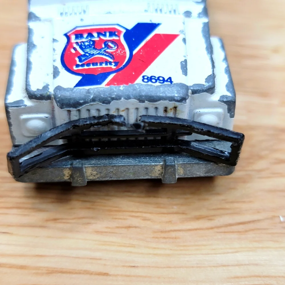 Majorette 204 White Blue Bank Security Toy Jeep 8694Brand: MajoretteVehicle M‎